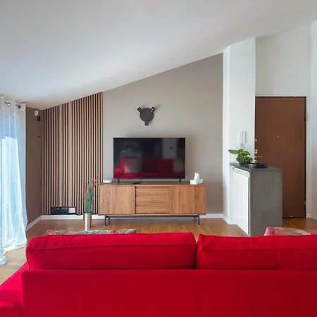 Homeby, Casa Betta * Milán
